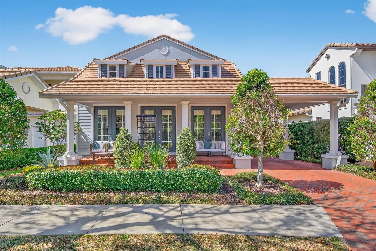 6054 YEATS MANOR