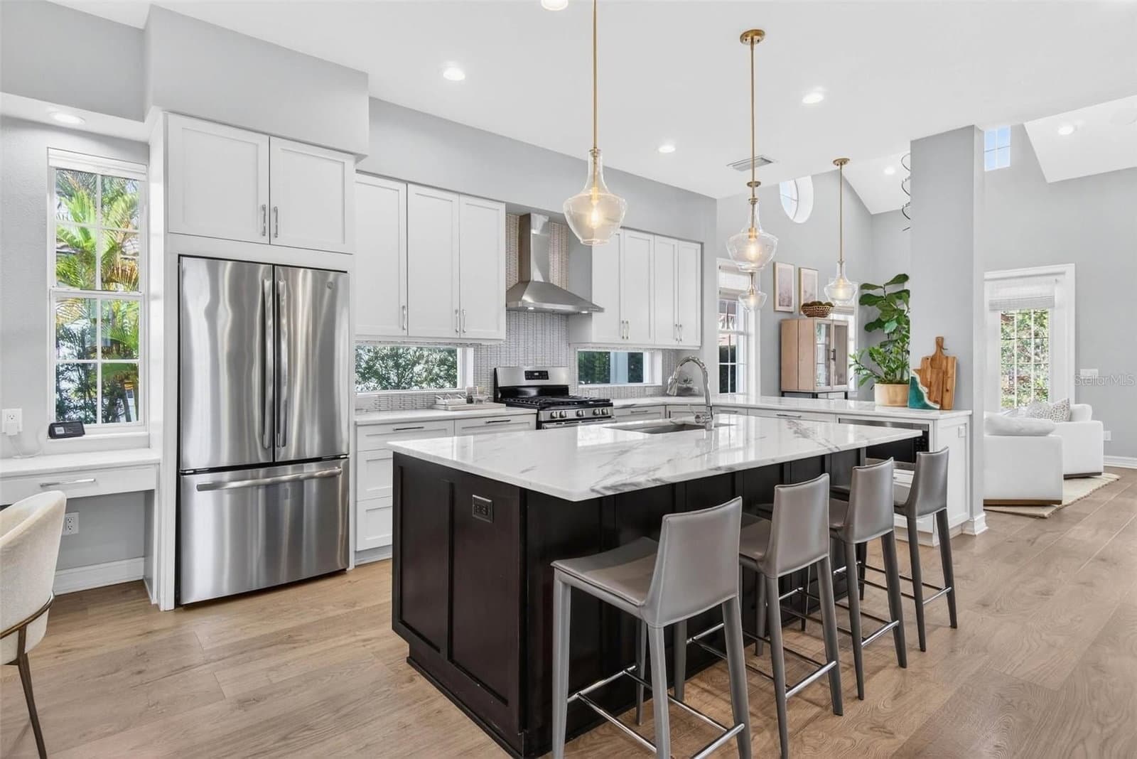 6054 YEATS MANOR