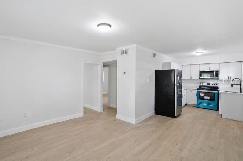 2608 CAYUGA