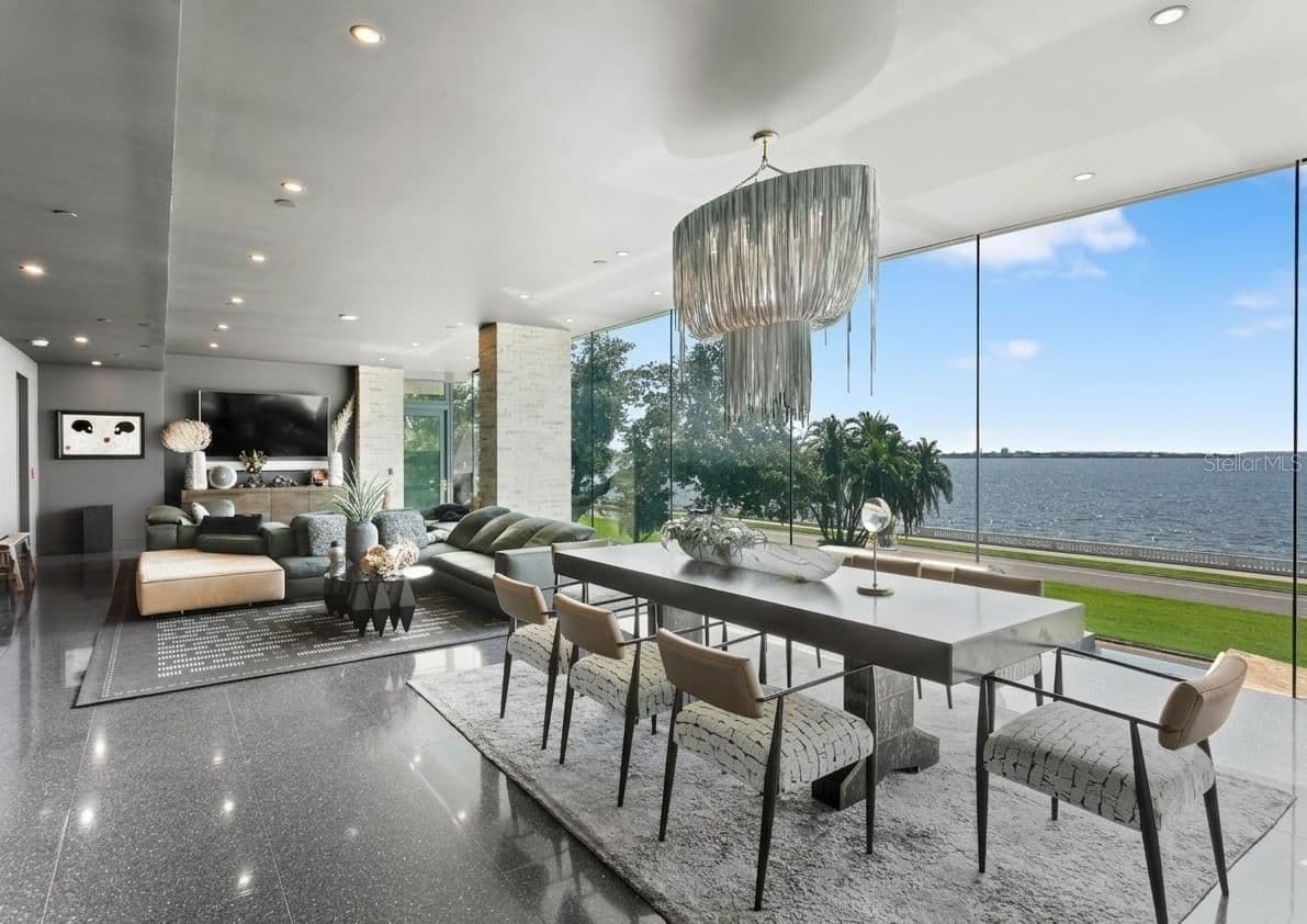 2619 BAYSHORE