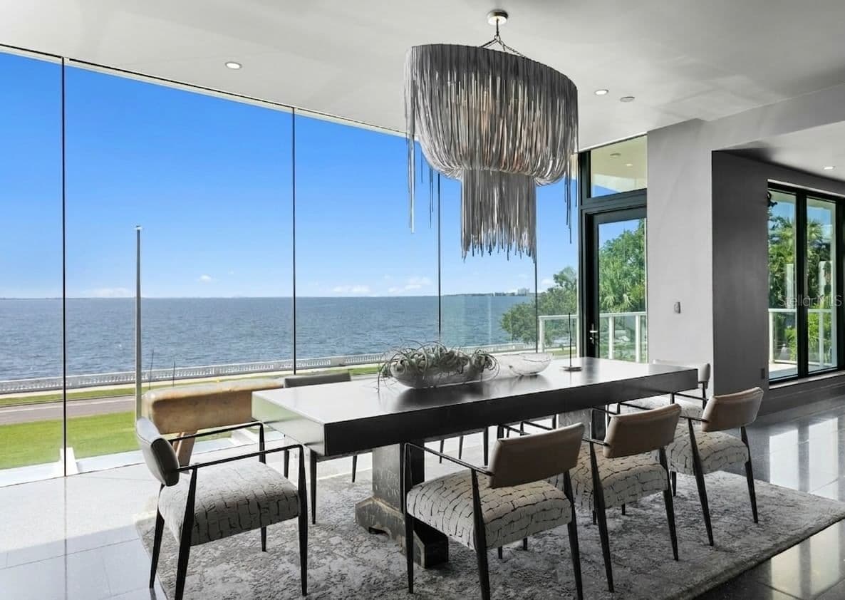 2619 BAYSHORE
