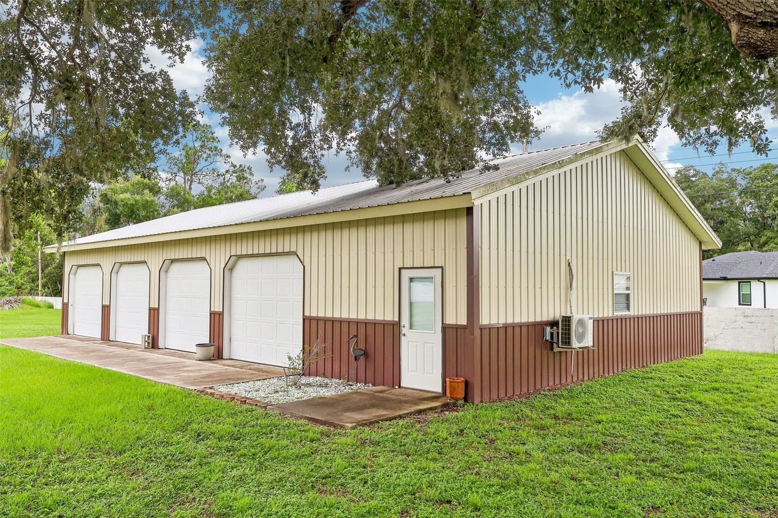 7026 PINEHAVEN