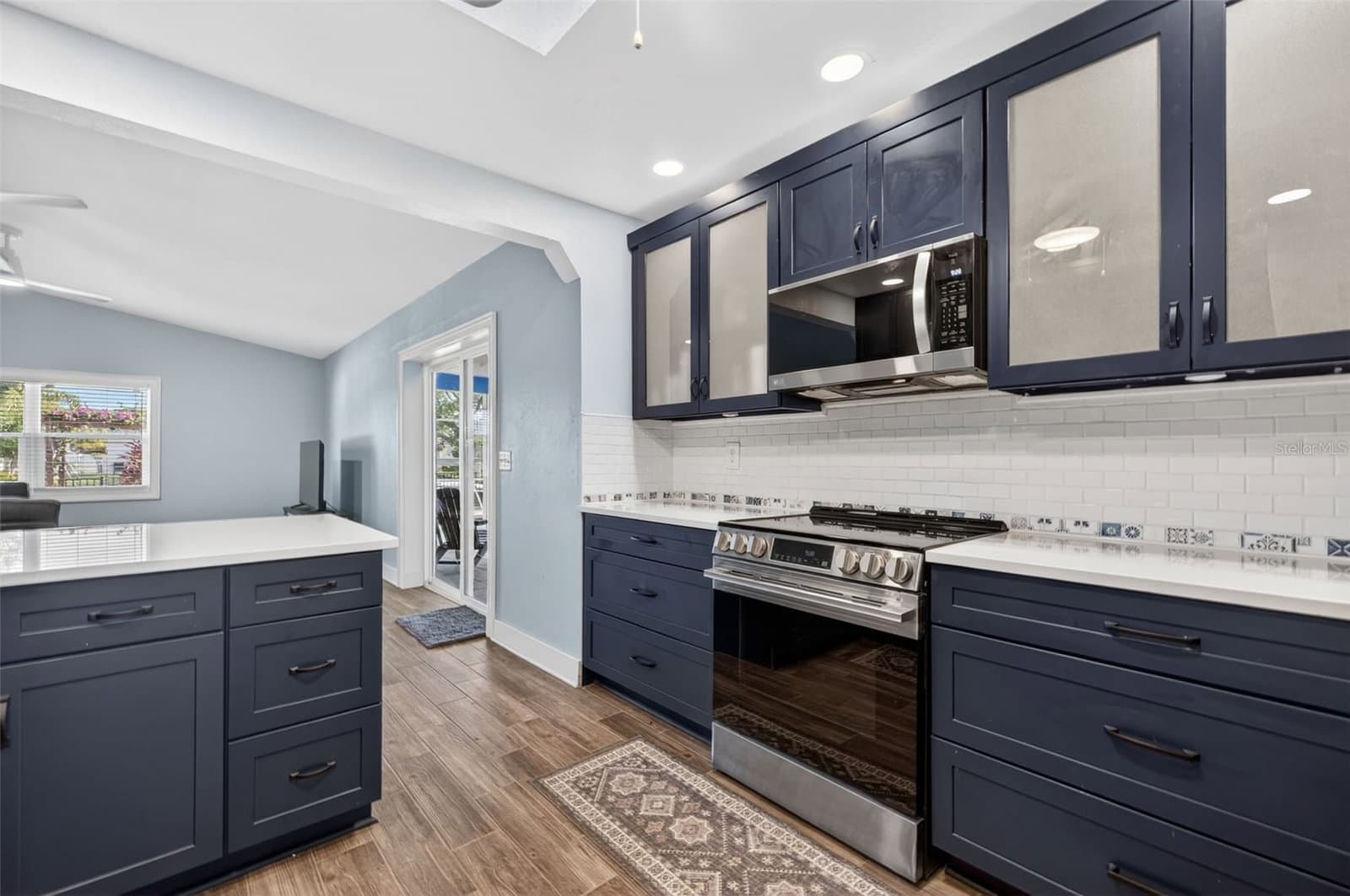Photo 4 of 8711 BAY CREST