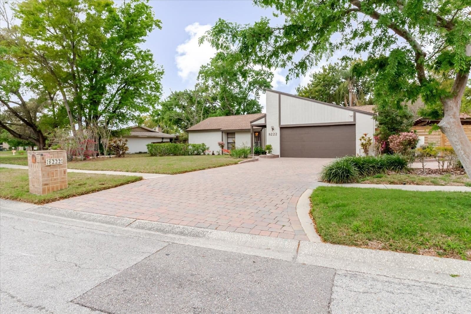 Photo 5 of 8222 LA SERENA Drive