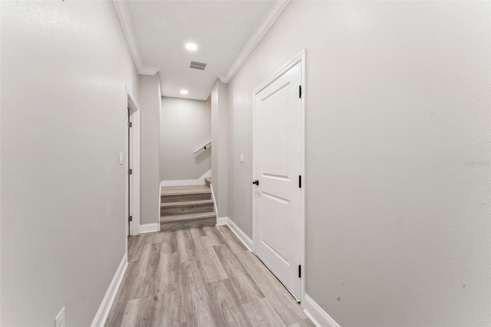 Photo 4 of 809 LINEBAUGH