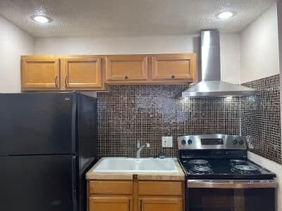 9105 HILLSBOROUGH