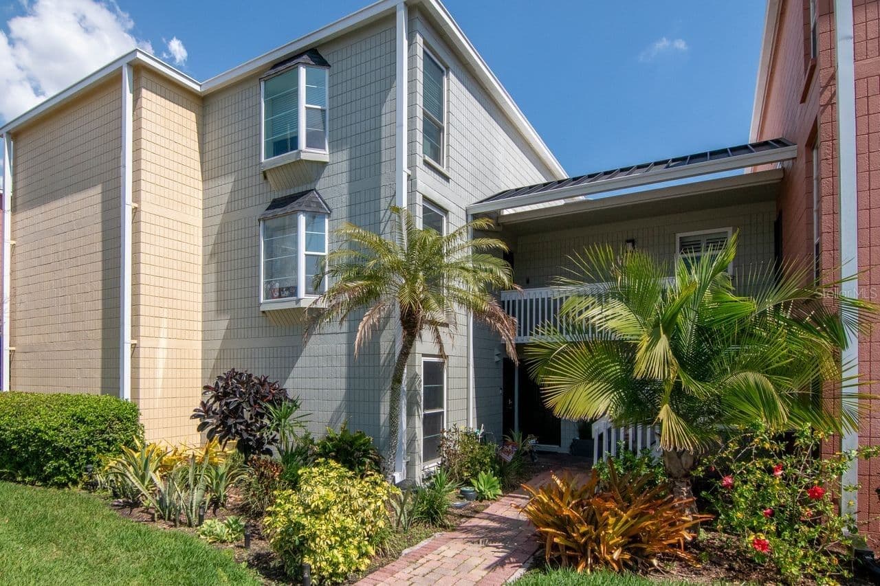 2424 TAMPA BAY