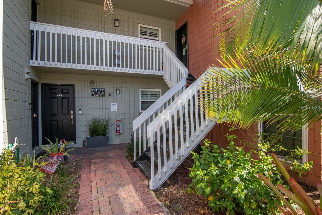 2424 TAMPA BAY