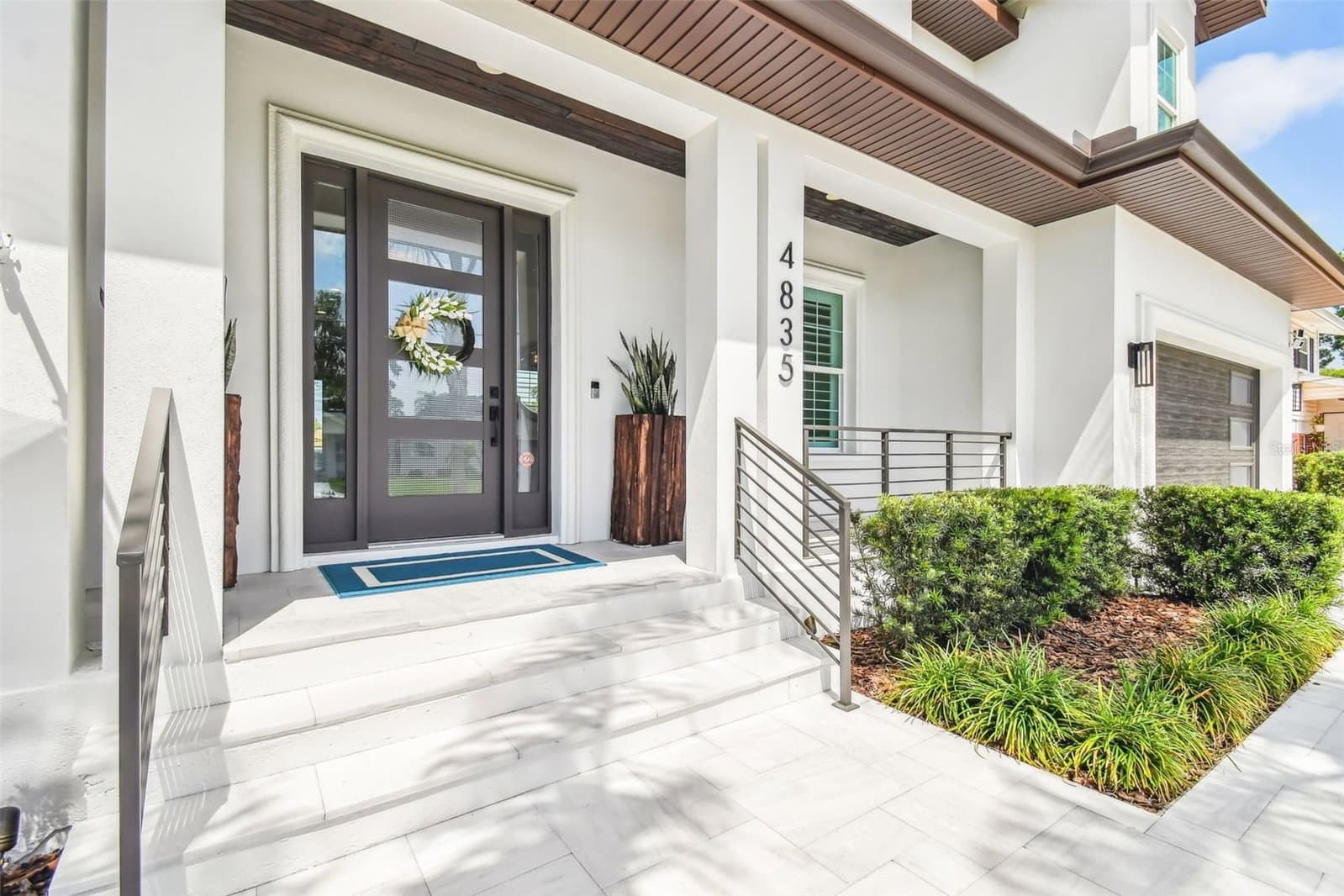 Photo 5 of 4835 BAY VILLA