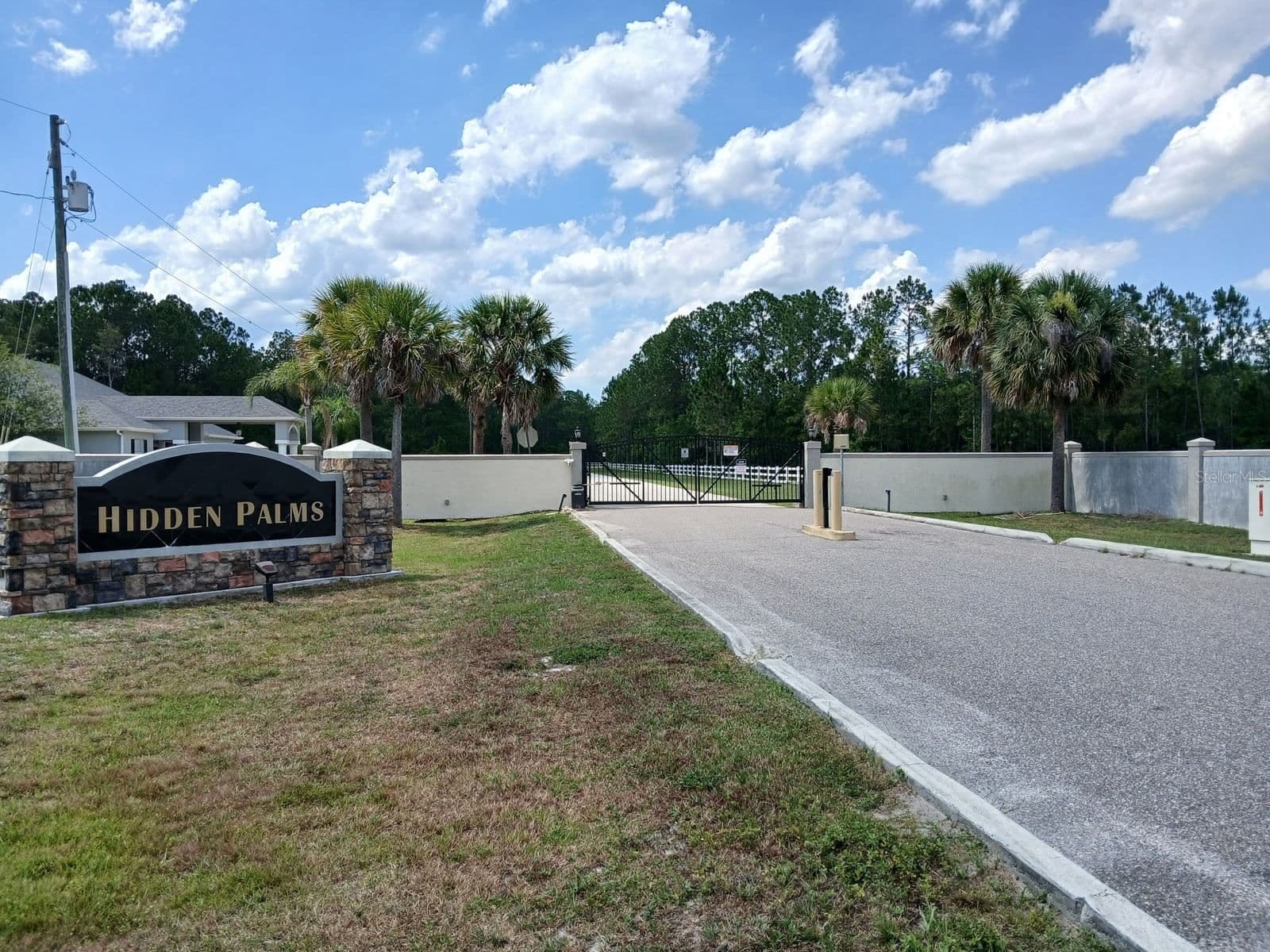1102 HIDDEN PALMS