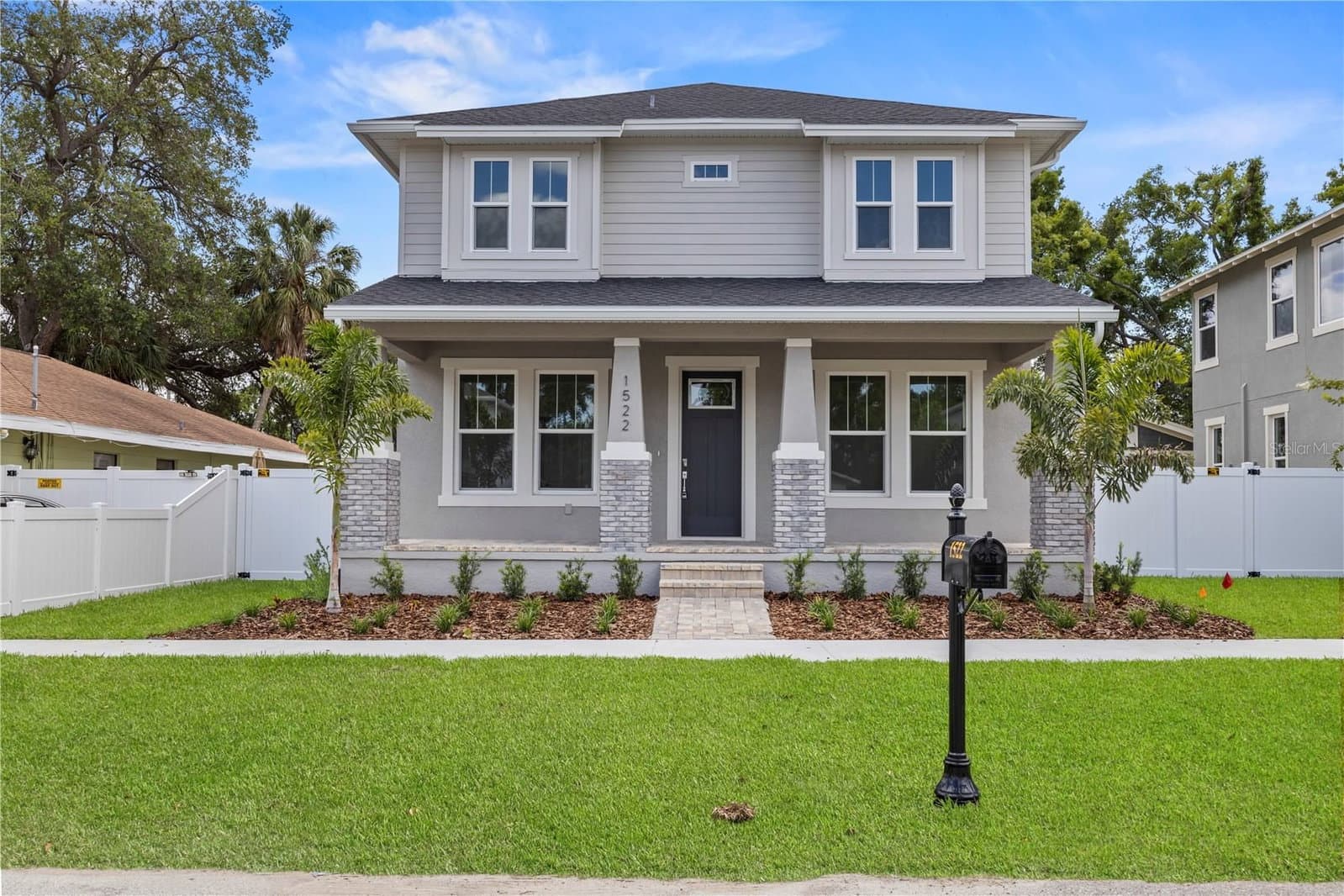 1522 ARCH