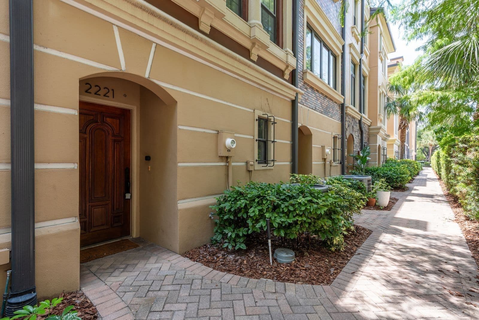 2221 SOHO BAY