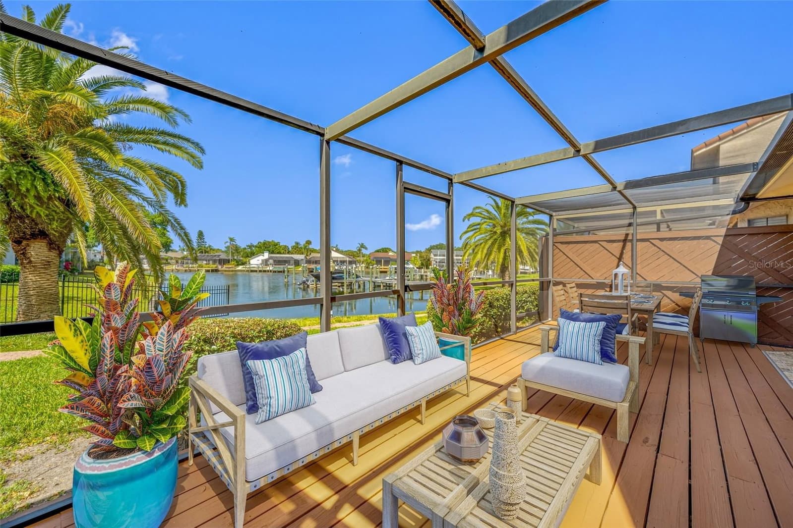 10416 SAINT TROPEZ