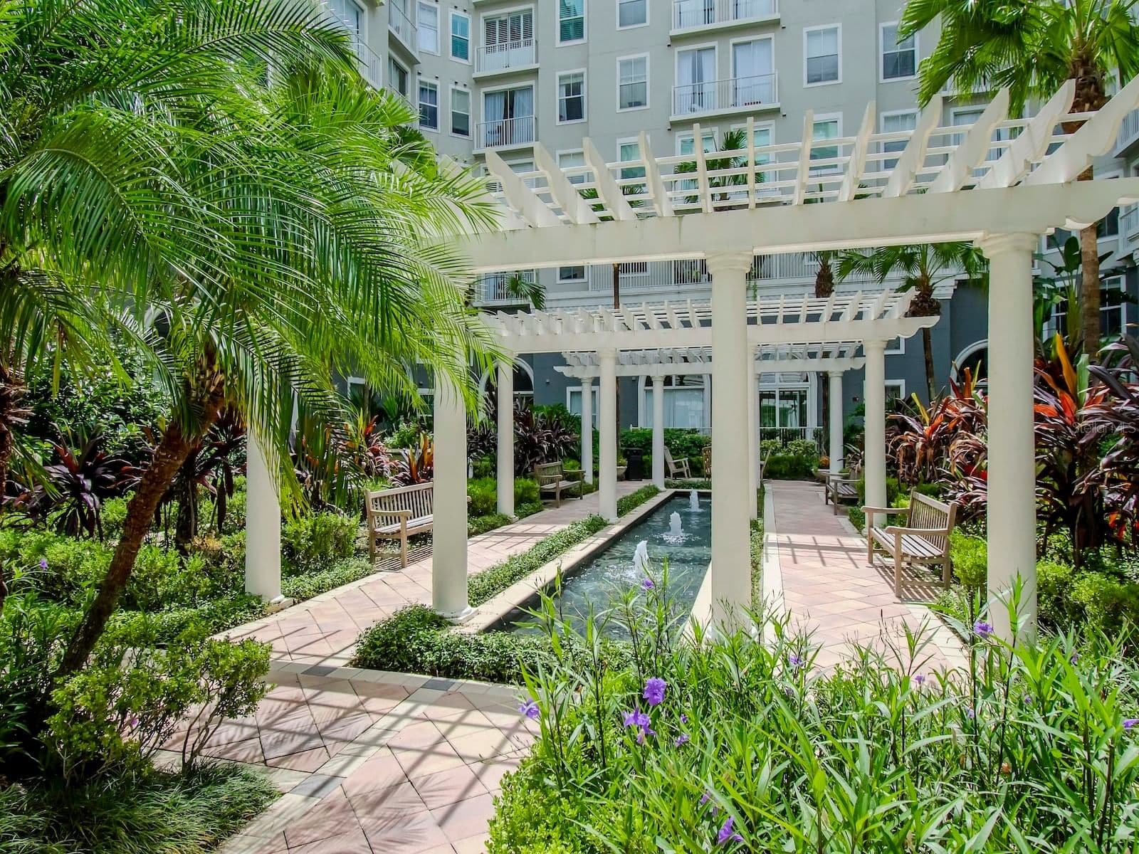700 HARBOUR ISLAND