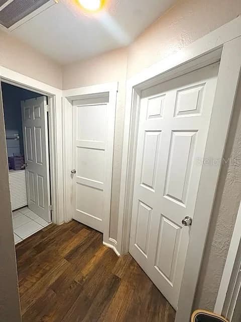 Photo 5 of 1002 OAKHILL Street