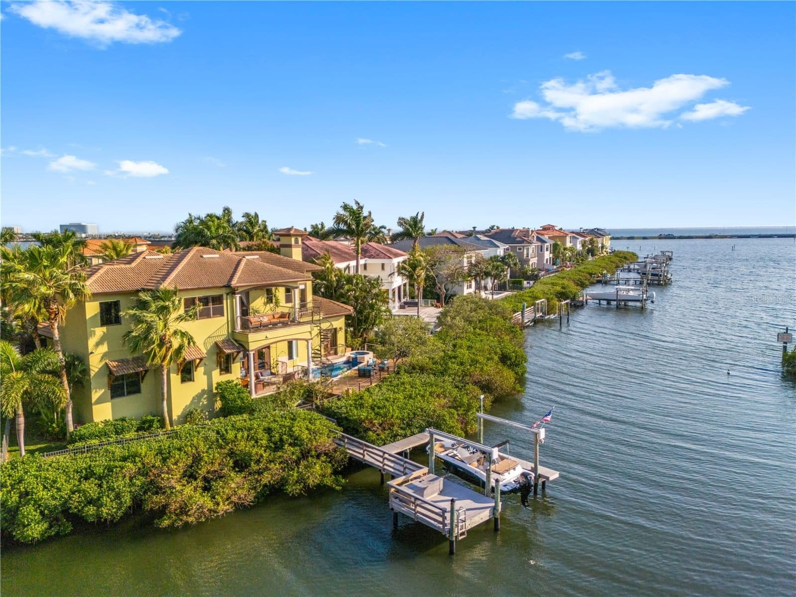 4128 CAUSEWAY VISTA