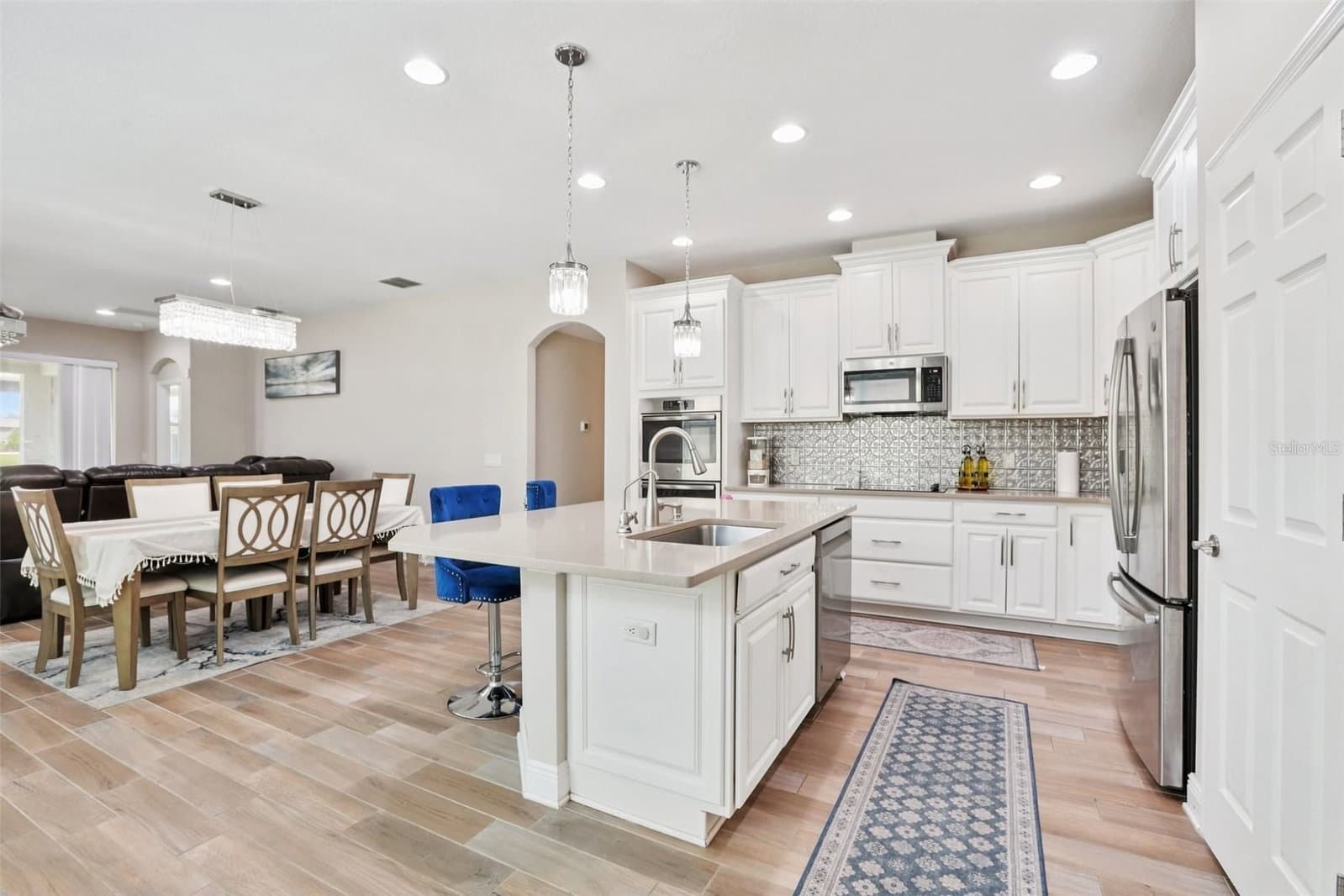 Photo 4 of 10740 PLEASANT KNOLL