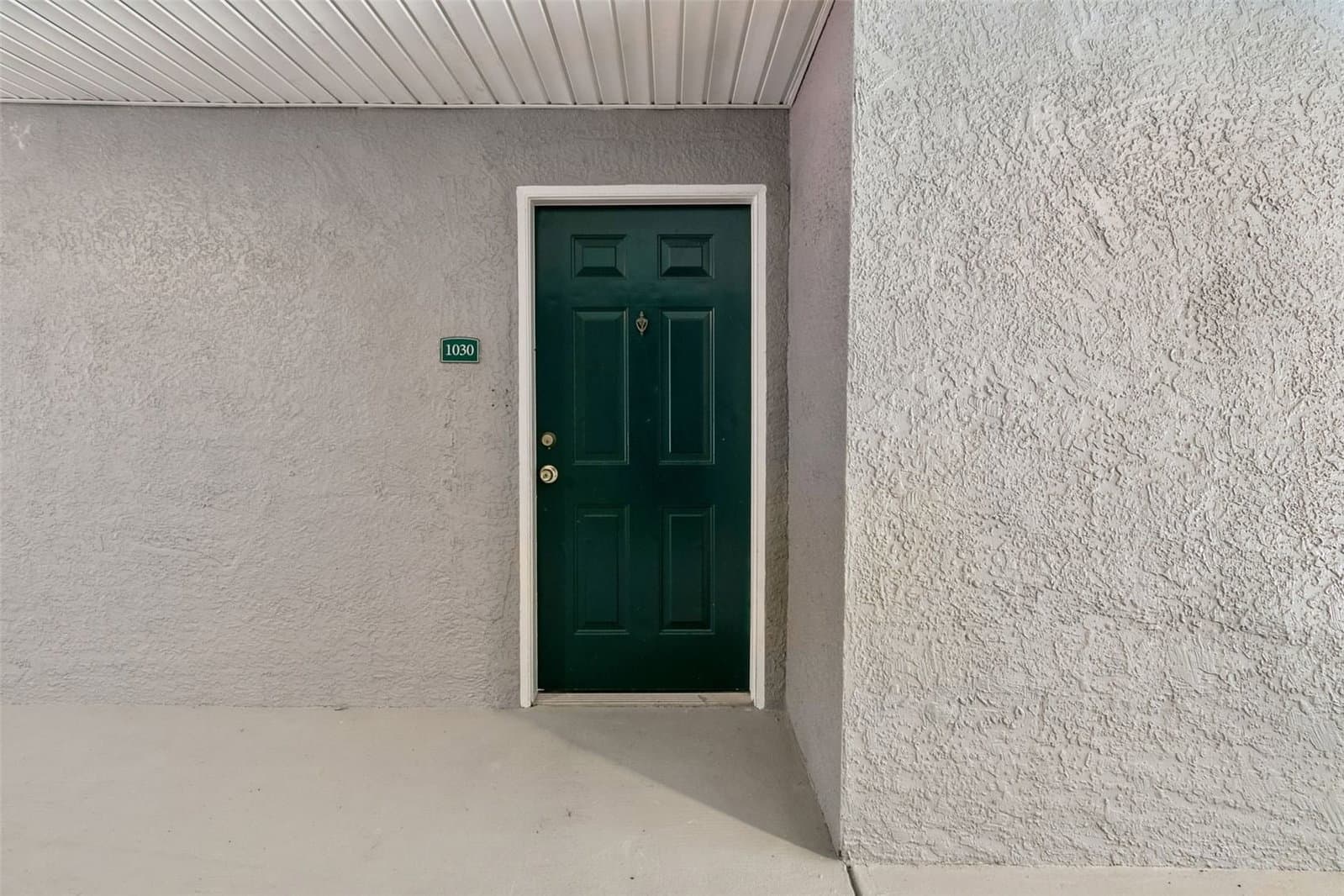 Photo 4 of 18001 RICHMOND PLACE