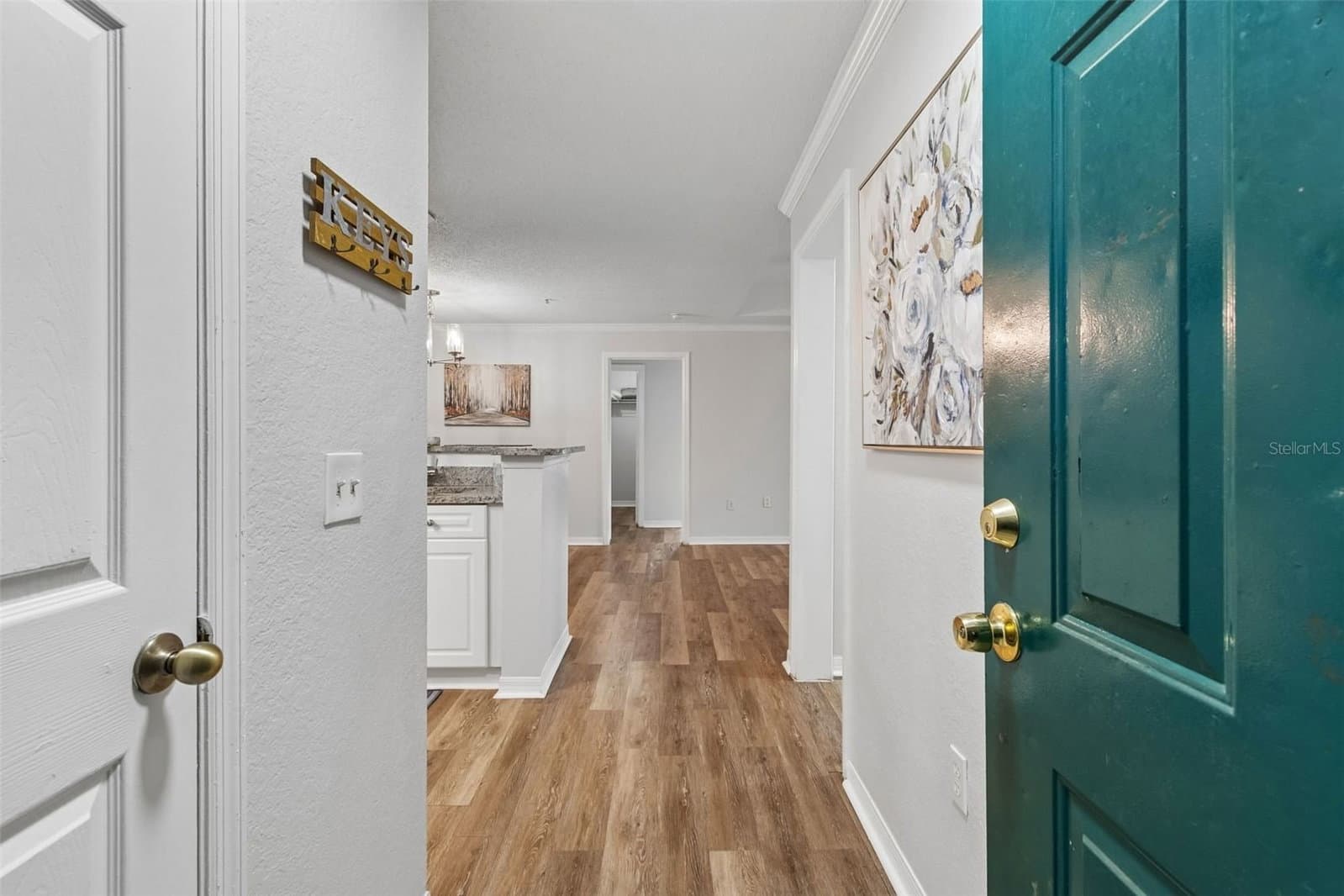 Photo 5 of 18001 RICHMOND PLACE