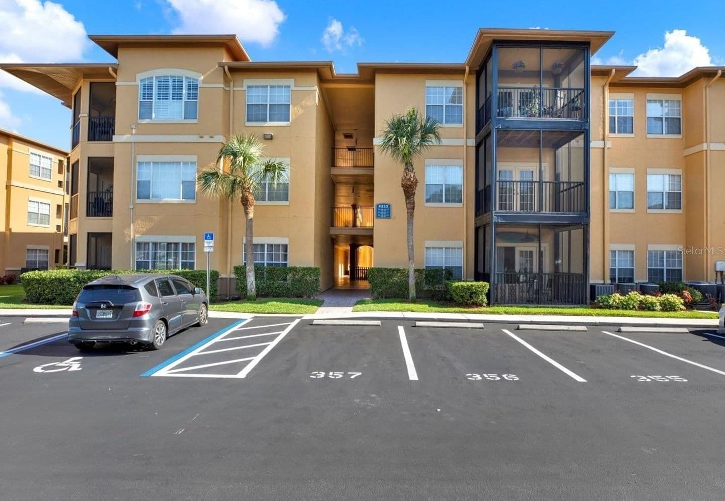 4333 BAYSIDE VILLAGE