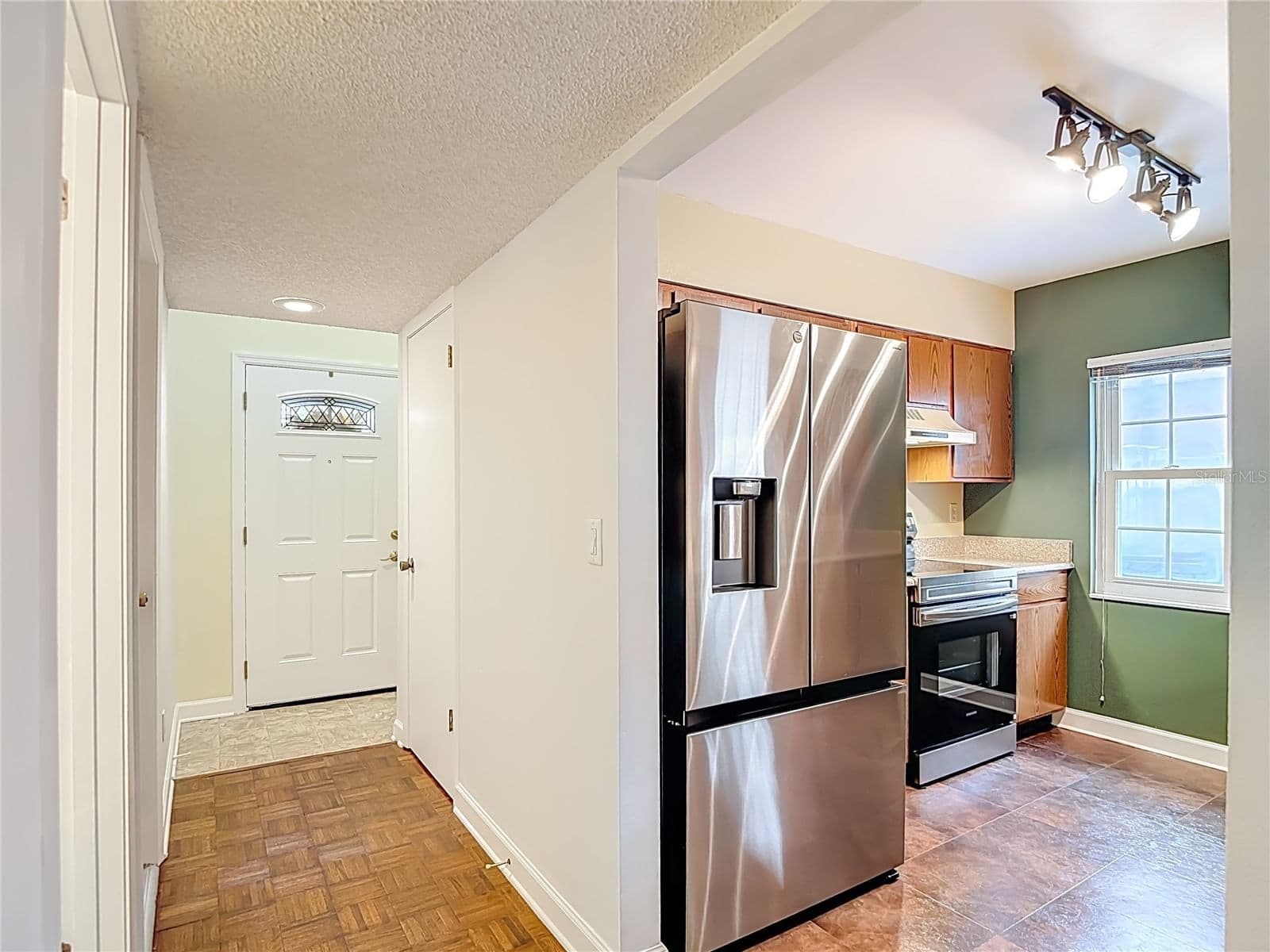 Photo 5 of 16851 LE CLARE SHORES
