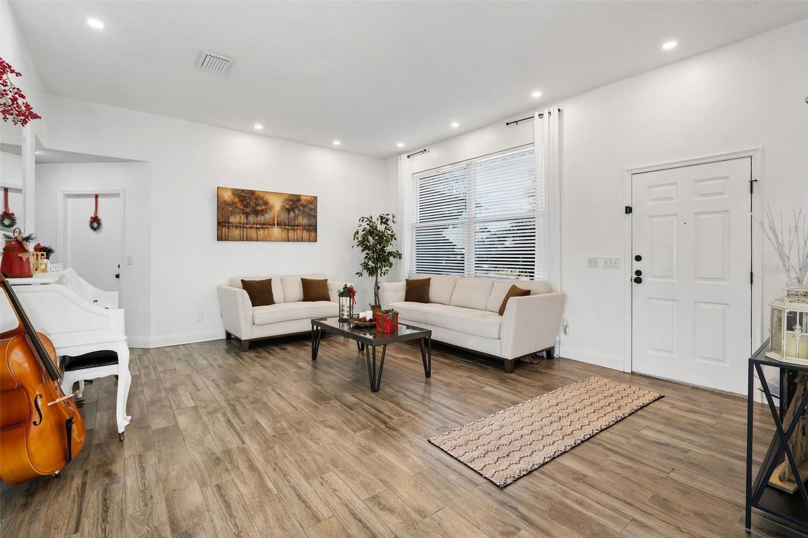 Photo 4 of 15101 REDVALE