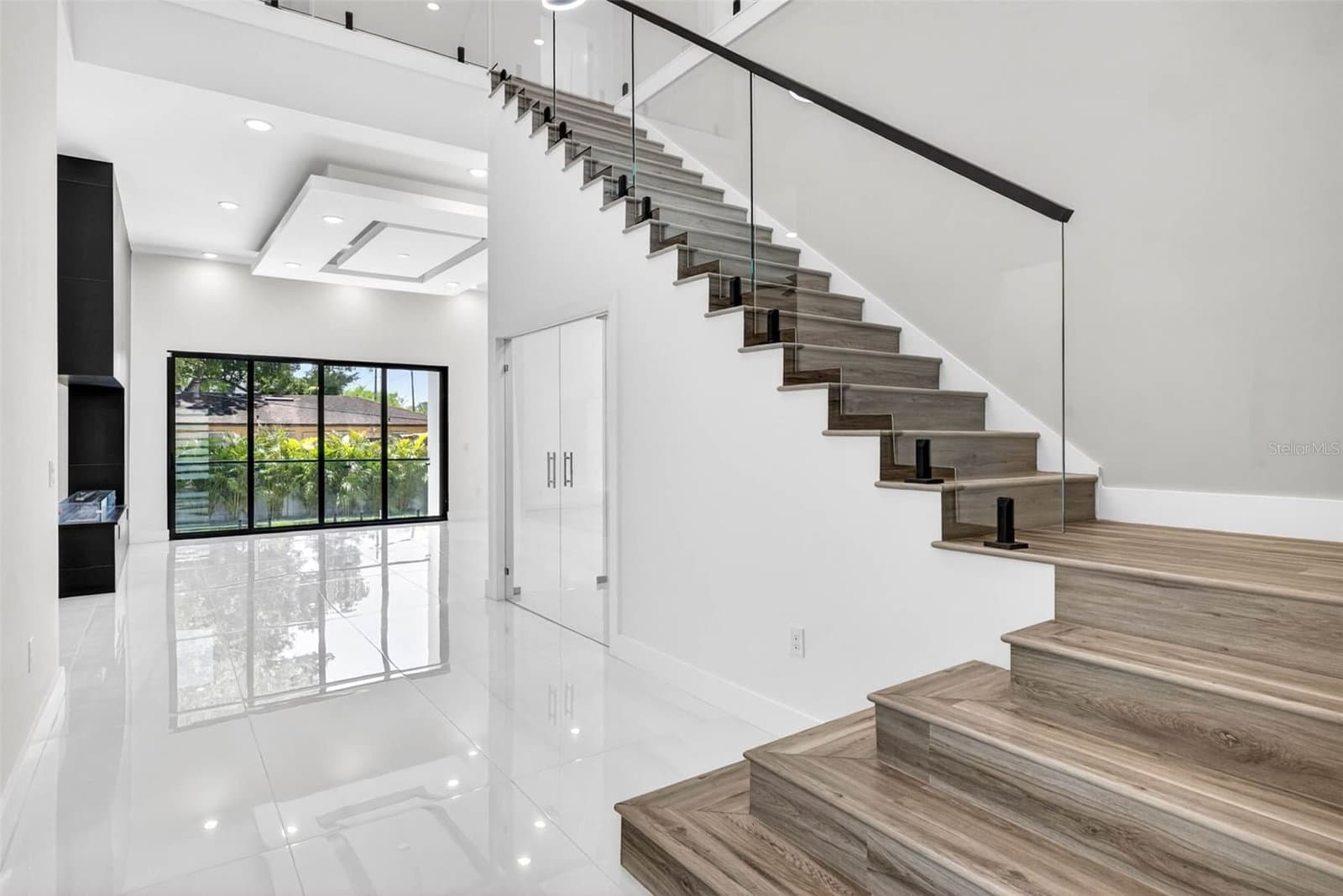 4426 EUCLID