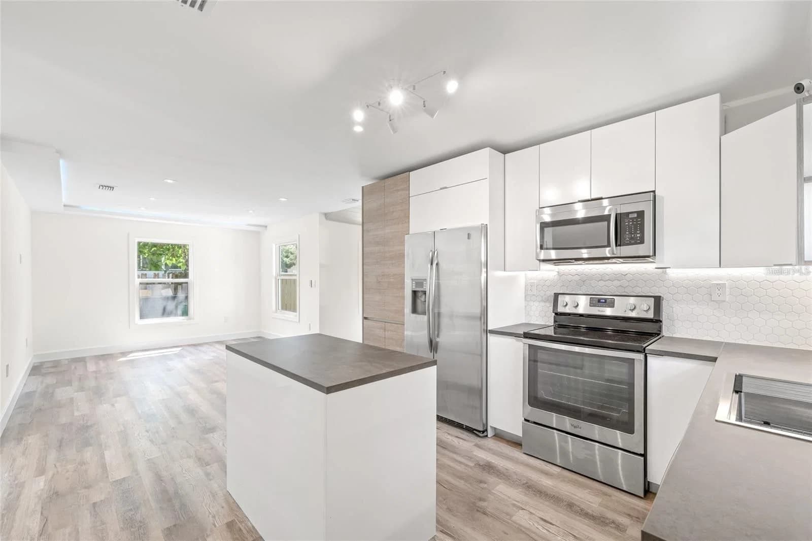 Photo 5 of 6907 20TH Street