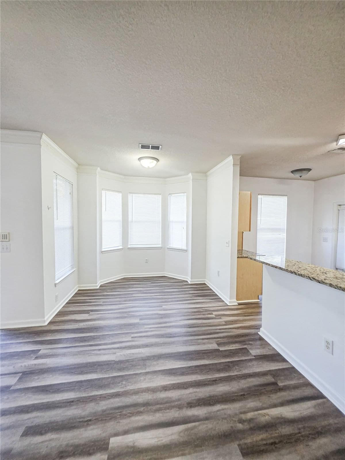 Photo 4 of 10431 VILLA VIEW