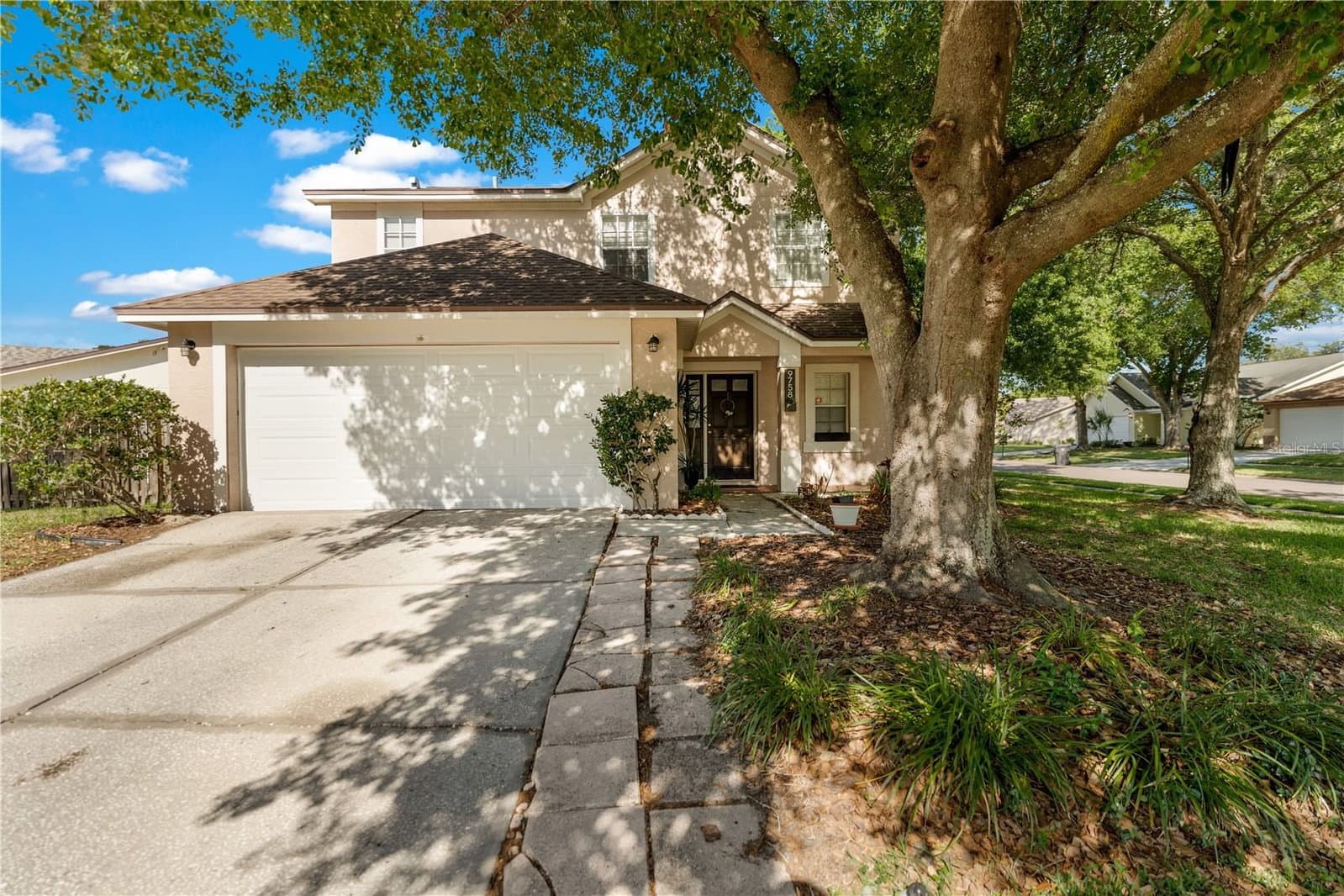 9758 FOX HOLLOW