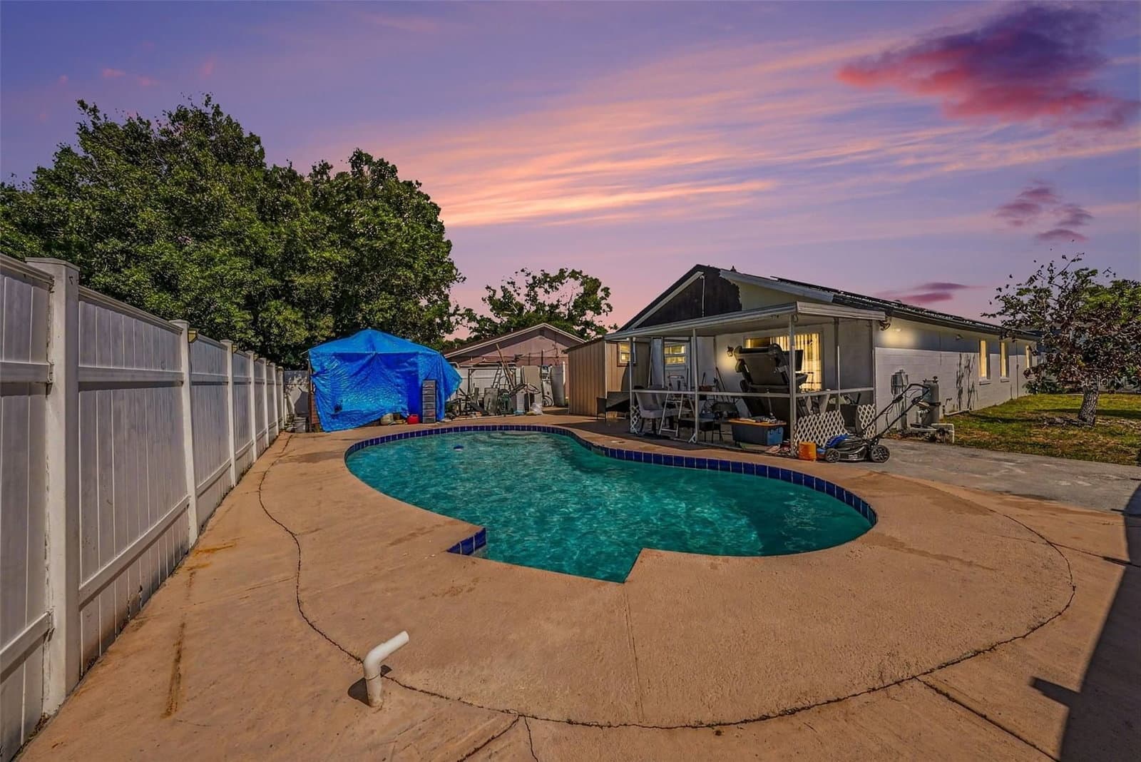 10119 CHIMNEY HILL