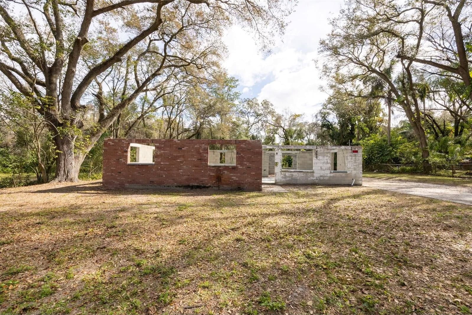 5515 FALKENBURG
