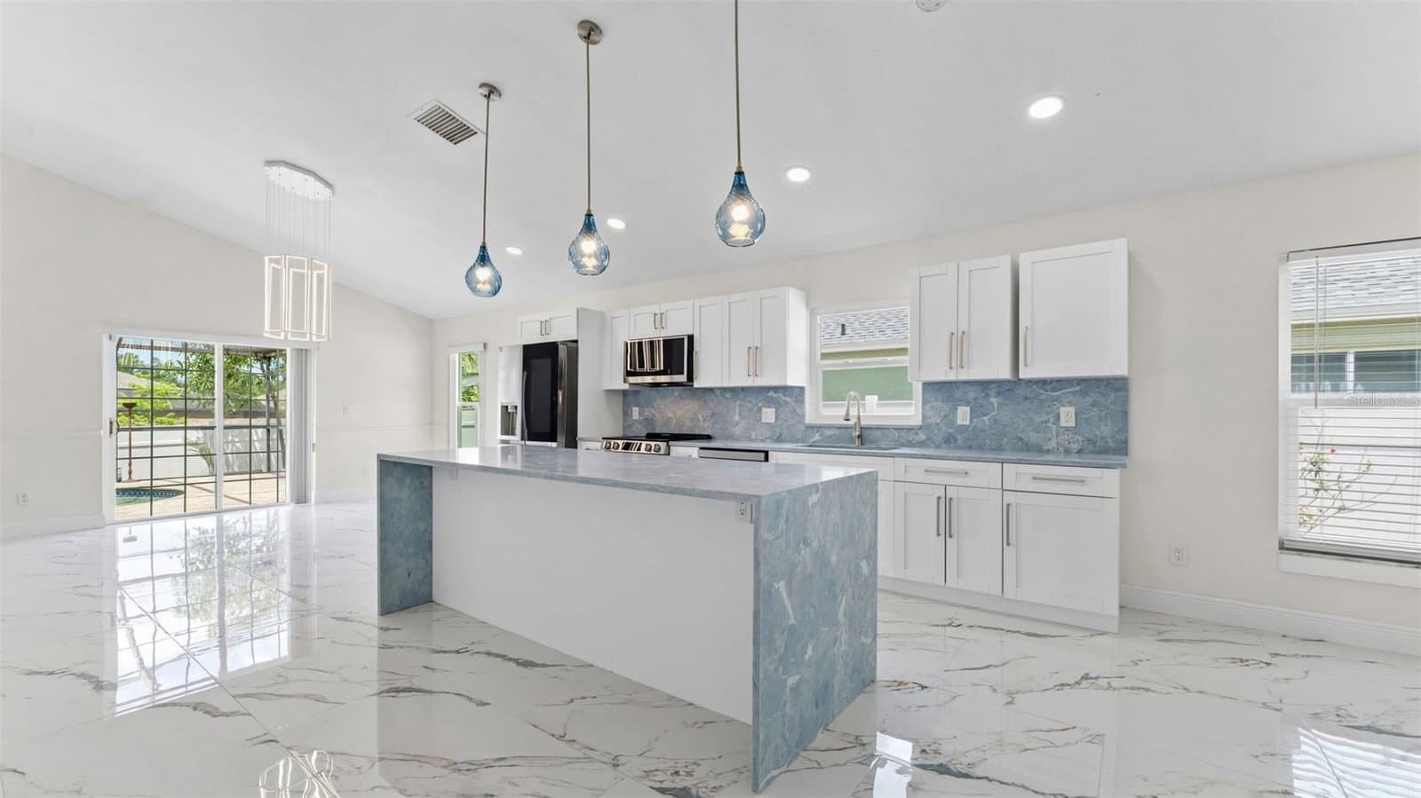 11708 CARROLLWOOD COVE
