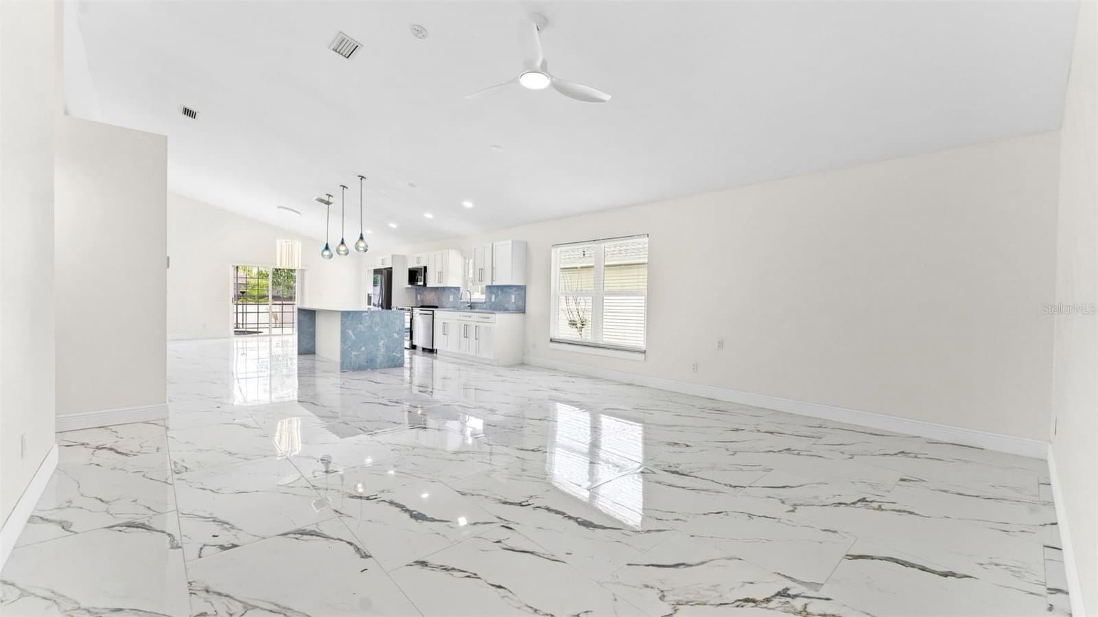 Photo 5 of 11708 CARROLLWOOD COVE