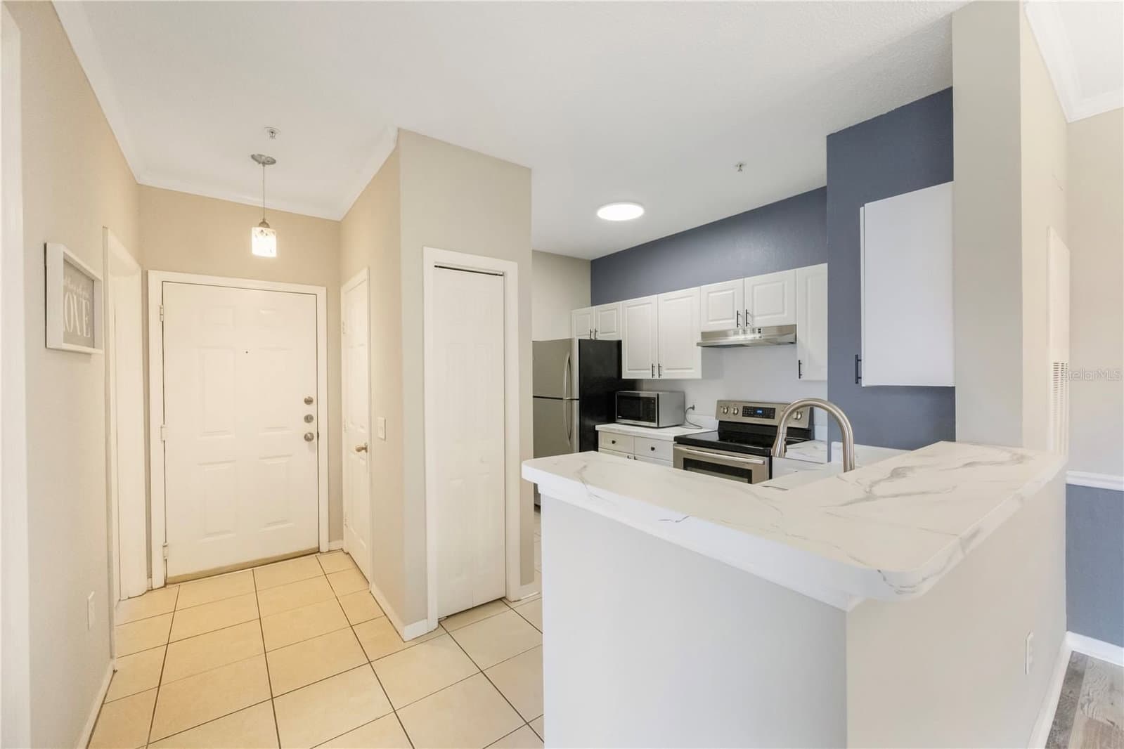 Photo 4 of 18001 RICHMOND PLACE