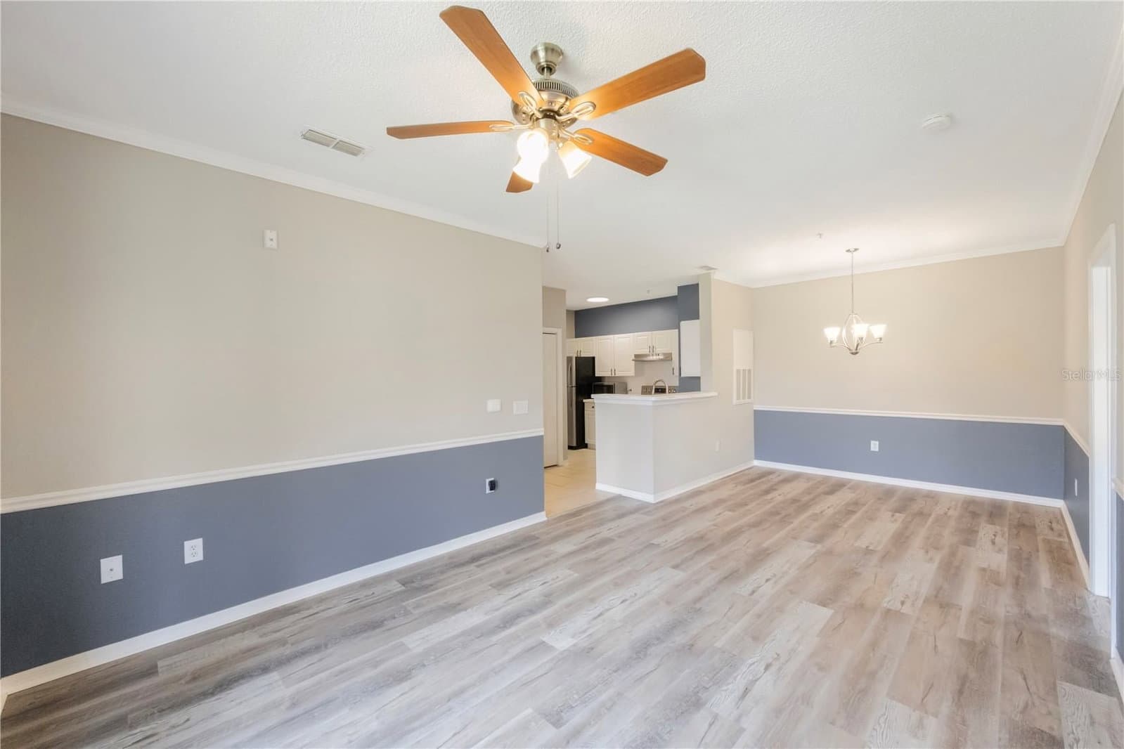 Photo 5 of 18001 RICHMOND PLACE
