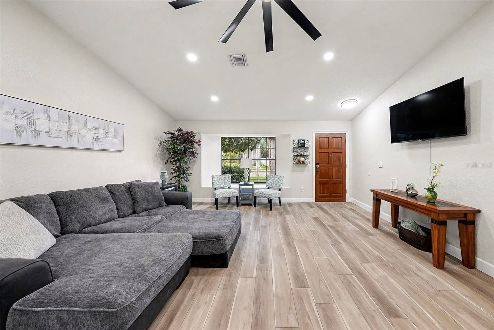 Photo 5 of 11325 GLENMONT