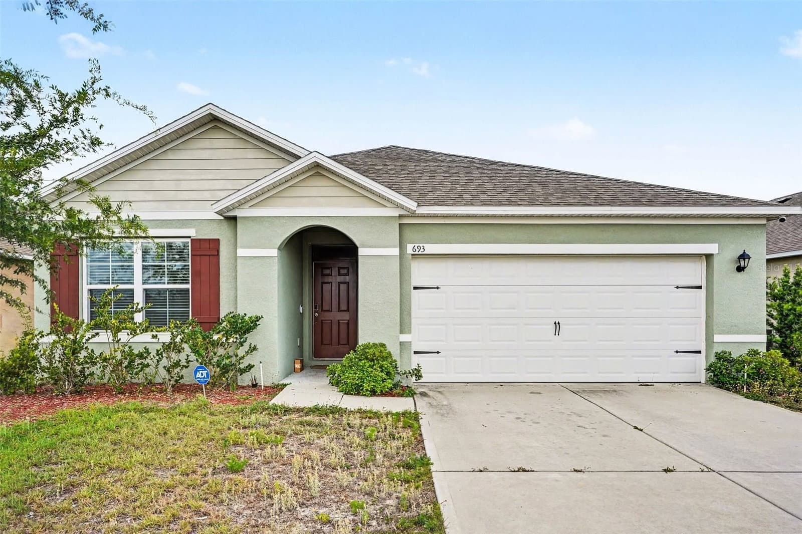 693 SQUIRES GROVE