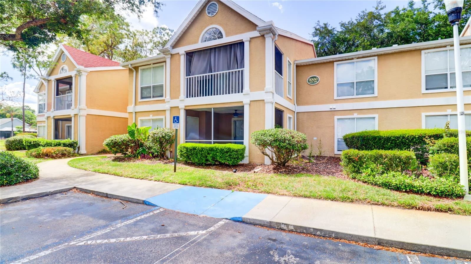 9481 HIGHLAND OAK
