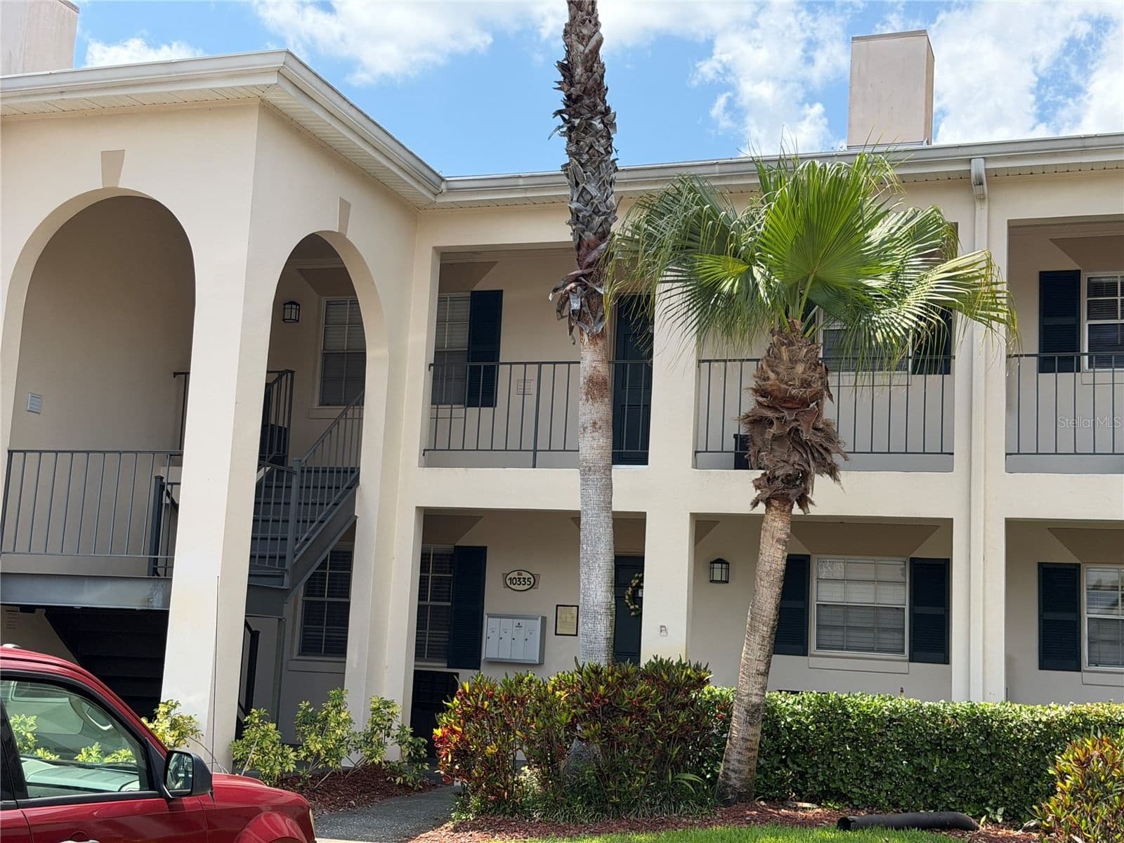 10335 CARROLLWOOD