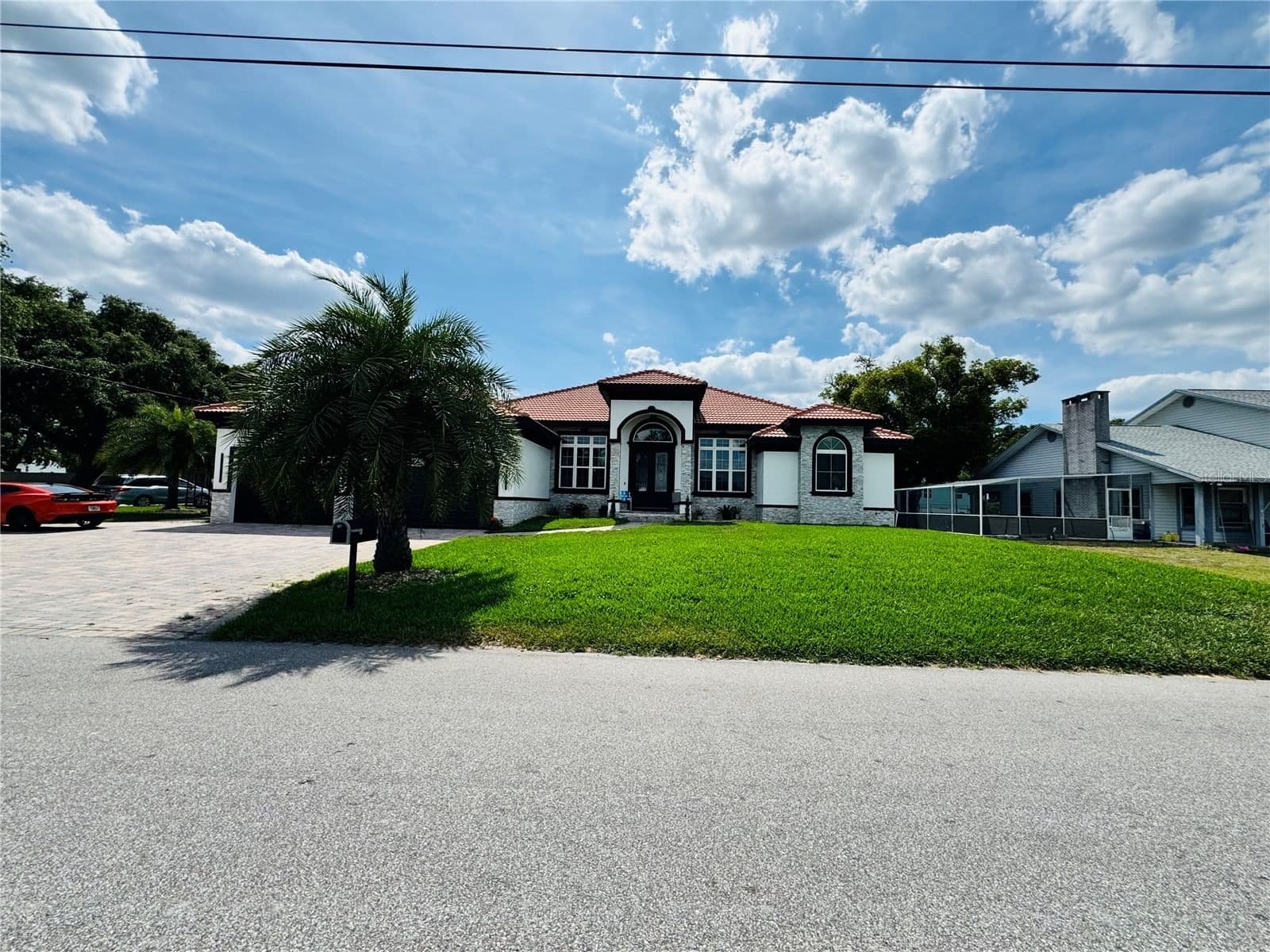 803 LAKE JESSIE DR