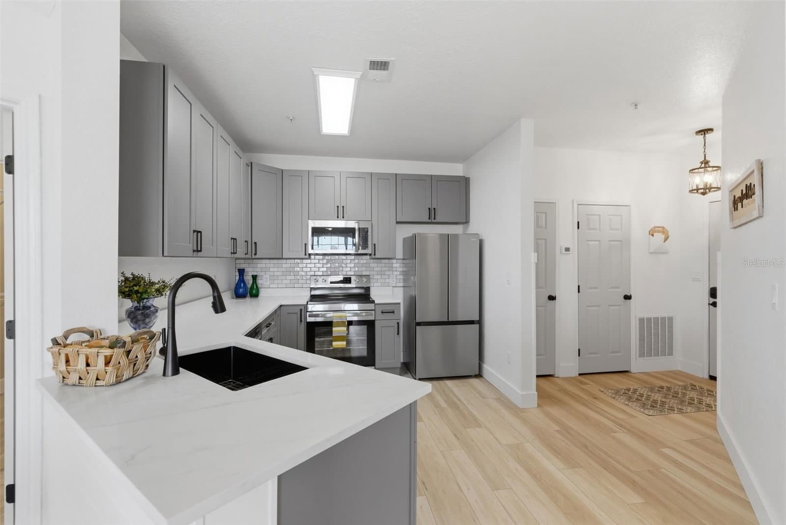4323 BAYSIDE VILLAGE