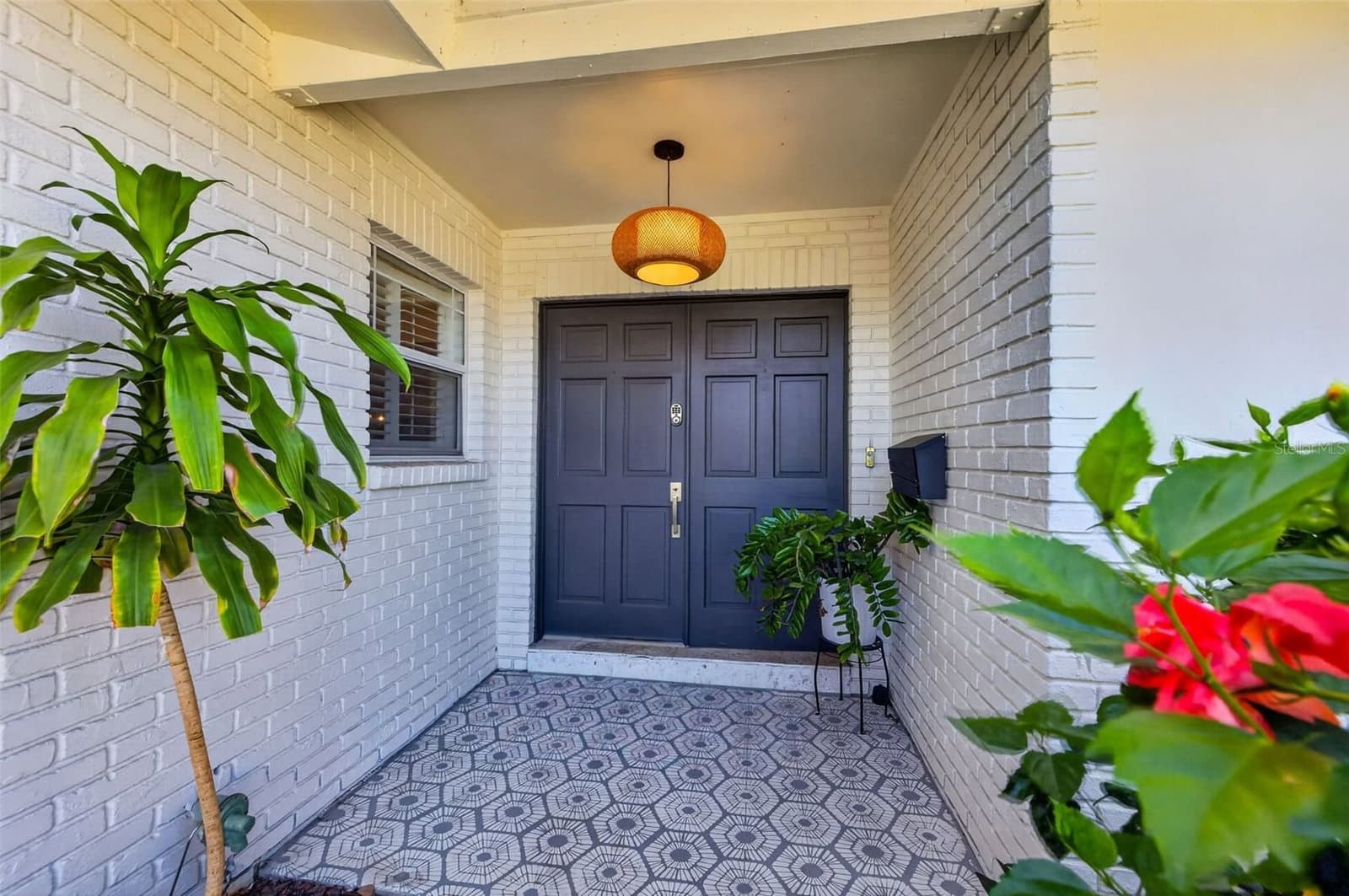 Photo 4 of 8450 FLAGSTONE