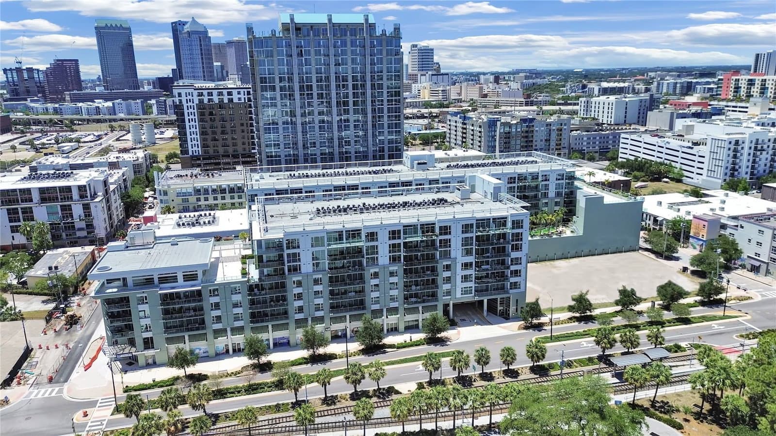 912 CHANNELSIDE