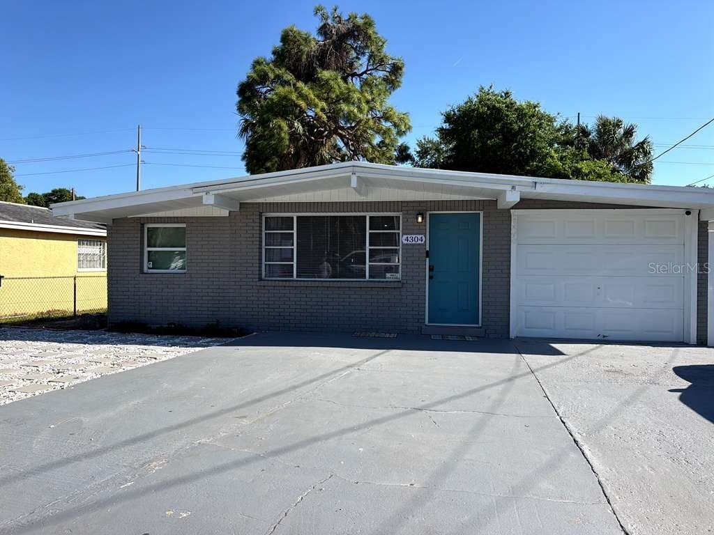 4304 ARCH
