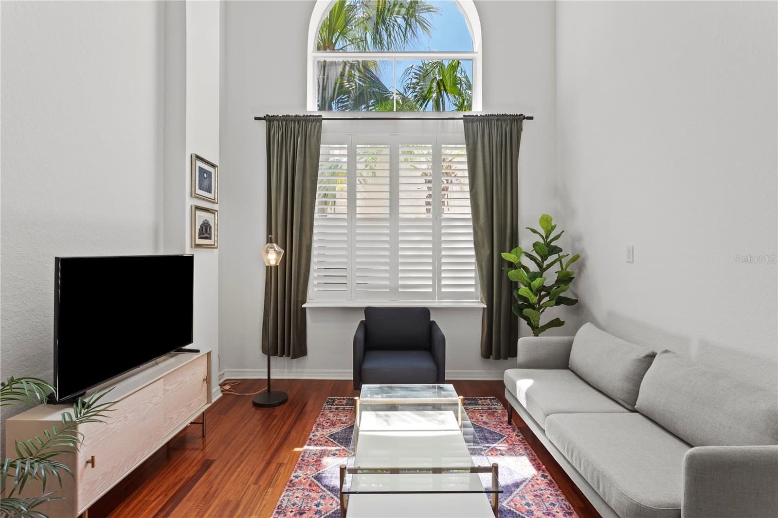 700 HARBOUR ISLAND