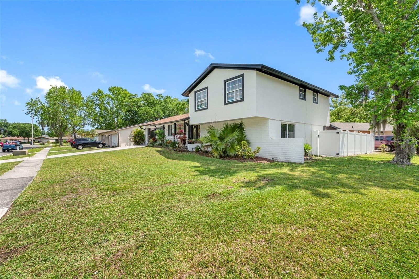 Photo 4 of 16513 SILVERHILL