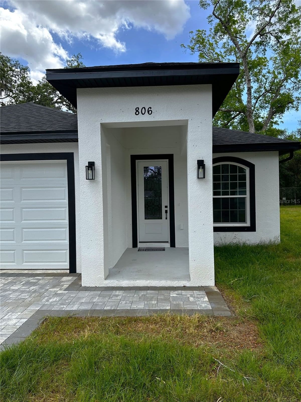806 LOWRY
