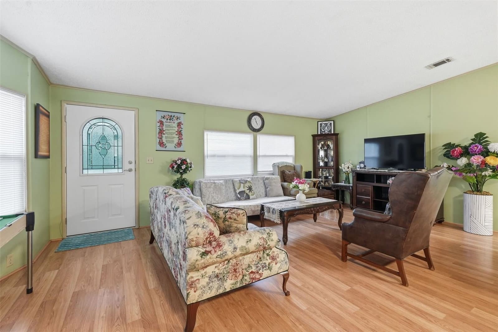 Photo 4 of 5027 FOREST CREST