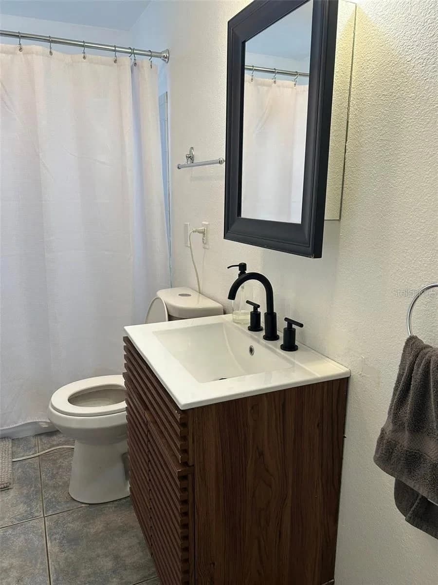 Photo 5 of 3214 COACHMAN Avenue